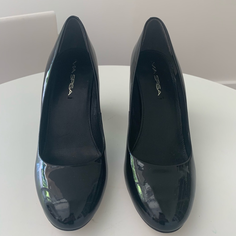 NWOT Via Spiga Carmen Pump Black